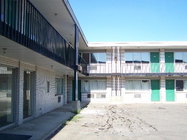 Mercury Motor Inn - From Waymarking Dot Com (newer photo)